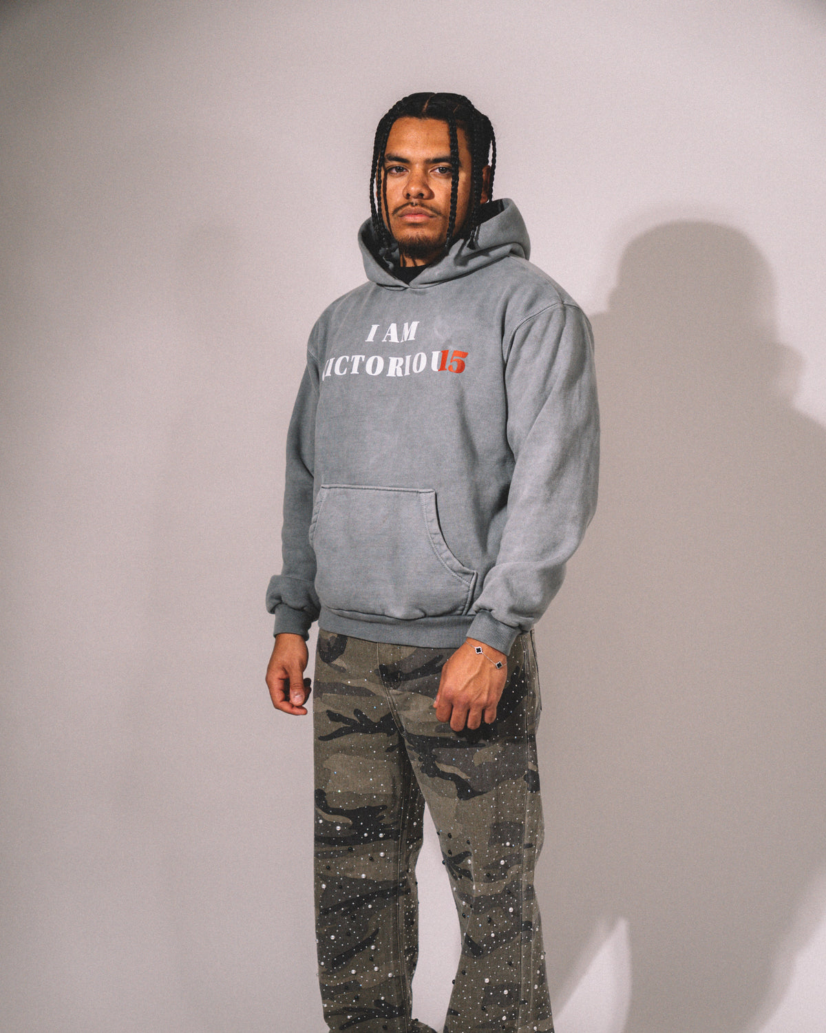 "I AM VICTORIOUS" Hoodie - Gray